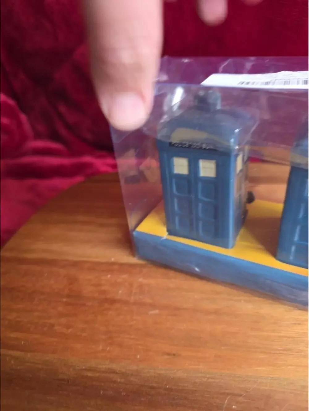 Doctor Who Seven 20 TARDIS & Ceramic Salt & Pepper Shaker Set Novelty New